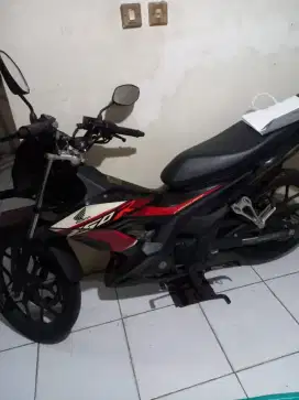 Honda SONIC 150r tahun 2019.. 800KM Jelambar Baru - Jakarta Barat