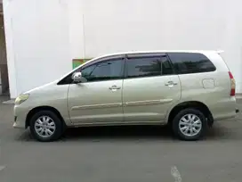 Toyota Kijang Innova 2013 Bensin