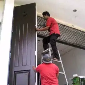 Rel Pintu Gudang