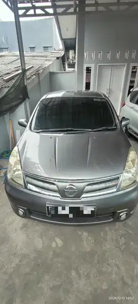 Nissan Grand Livina SV AT 2012