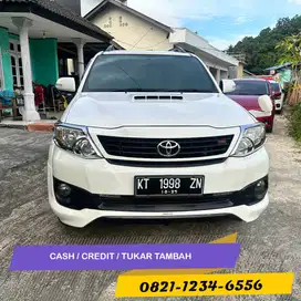 TOYOTA FORTUNER 4x2 TRD AT