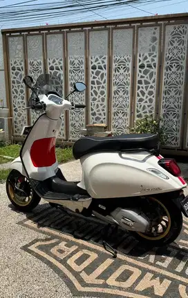 Limietid vespa sprint RACING iget 150 ABS