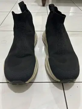 Sepatu zara size 41