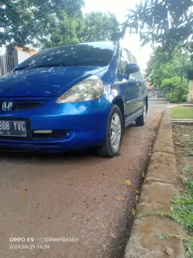 Dijual Honda Jazz manual th 2005 Warna Biru