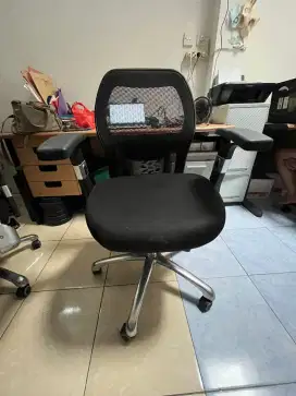 Kursi kantor bekas berkwalitas