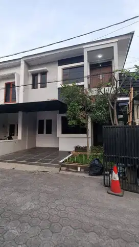 Dijual Rumah Sudut Bersih dan Asri