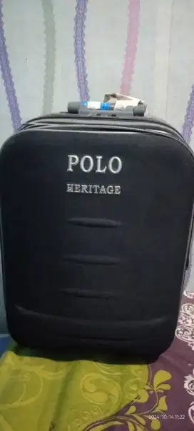 Koper polo warna hitam