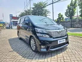 Toyota Vellfire 2.4 Z Bensin-AT 2015 Hitam