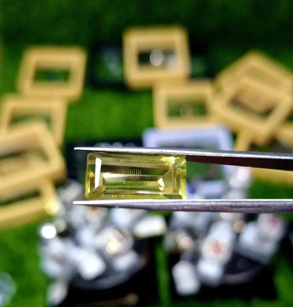 Batu Lemon Quartz cutting emerald