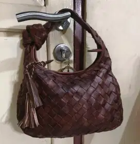 Tas Anyam Ikat Kulit Sapi