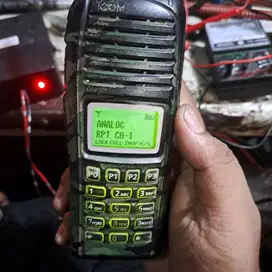 Ht Icom F4167DT Idas  Frekuensi UHF 400 Mhz sd 470 Mhz Icom F 4167