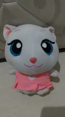 Boneka kucing angela