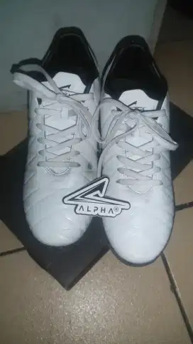 Sepatu Futsal Alpha G Ukuran 43