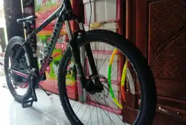 SEPEDA PREMIER 5 POLYGON 27.5 TAHUN 2020 BLACK