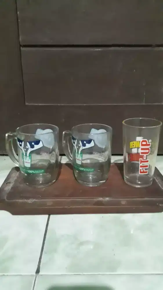 Jual gelas hiasan yang bisa dipakai juga