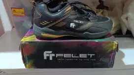 Jual Sepatu Badminton/Bulu tangkis Merk Felet Like New