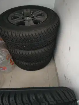 Ban mobil hilux ORI
