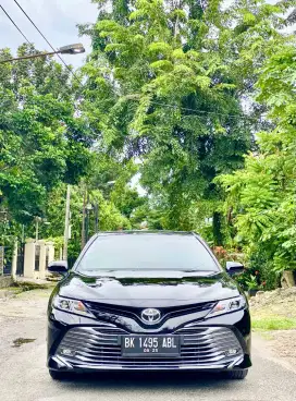 Toyota Camry 2.5 V AT 2020, Hitam Terawat, Service Record Auto 2000