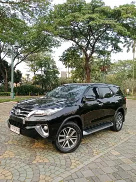 Toyota fortuner vrz Diesel hitam 2018 DP25JT