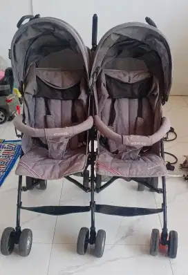 Stroller kembar