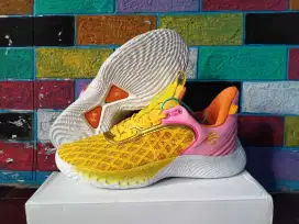 Sepatu basket curry 9 sesame street