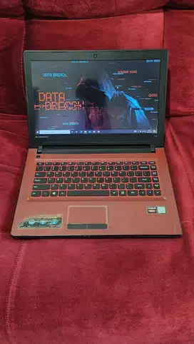 Laptop GAMING Lenovo Ideapad 300 Core i5-6200U/8GB/SSD 128GB Dual VGA