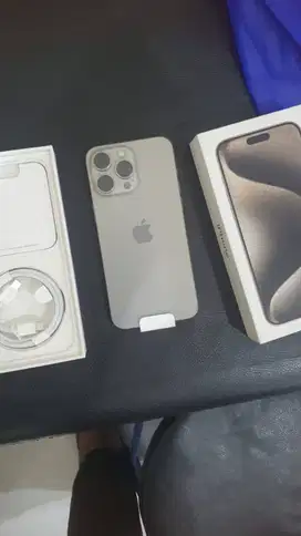 dibli segera iphone 15 256Gb pro max eks garansi ibox atau inter
