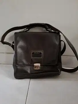 Tas Kerja Kulit Terawat