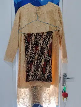 Setelan Kebaya Brukat