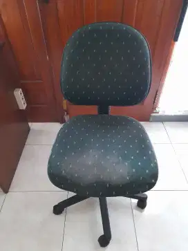 Kursi Sekretaris Beroda Hidraulik Warna Hijau