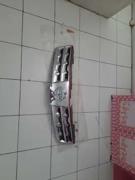 Grill original nissan livina / grand livina L10