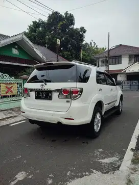 Toyota Fortuner G 2.5 diesel  metic th 2012 putih nopol genap Jakarta