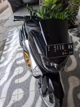 Yamaha Nmax hitam