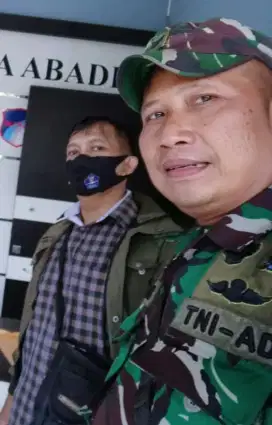 MENCARI PEKERJAAN SECURITY