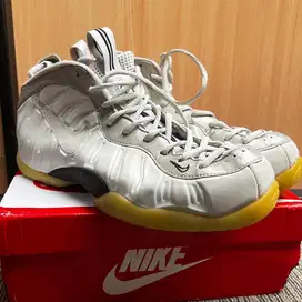 SEPATU BASKET NIKE ZOOM FOAMPOSITE SNEAKERS