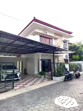 Rumah Luas Lingkungan Perumahan dekat Jalan Besi Jangkang