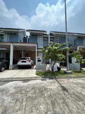 Dijual Rumah 2 Lantai Siap Huni di Cluster Vasana Harapan Indah Bekasi
