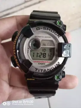 Jam tangan Casio G-Shock dw-8200