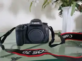 Canon 7d like neww+ BG