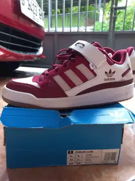 For sale: sepatu Adidas forum low kondisi New Original