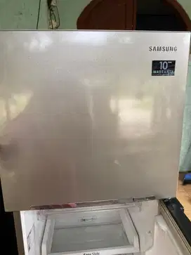 Dijual kulkas 2pintu  merk samsung