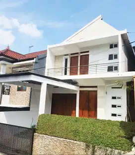 Rumah/Villa Sunrise Hill Bandung & Furniture