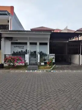 Dijual Rumah Di main road Puri Surya Jaya