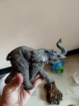 Patung gajah mini