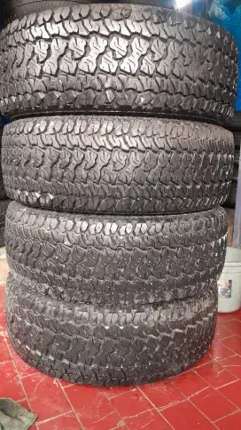 Ban copotan Rubicon Kumho Road venture AT 285/70 R17 90% 2021..4pcs