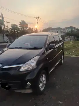 Avanza veloz luxury 2015 hitam