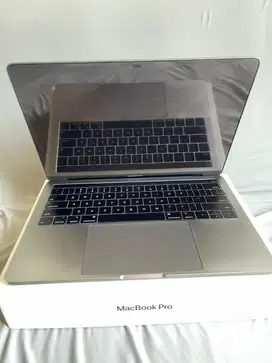 JARANG ADA Kondisi APIK MACBOOK PRO Touchbar 13 SSD 128 2020 IBOX
