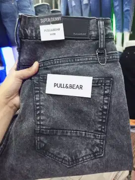 Jual celana panjang jeans pull n bear ukuran & warna