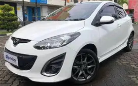 Mazda 2 1.5 RZ Bensin-AT 2013 Putih /