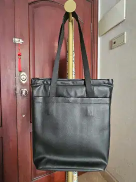 Tas Bahu / Tote Bag Hitam